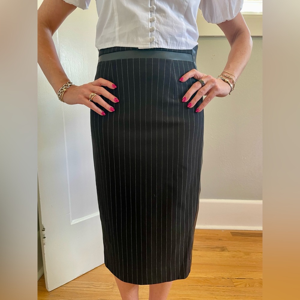 Conquista brand pencil skirt with leather details